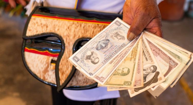 Otorgan más de 8 millones de pesos por este billete de 10 pesos oro colombiano