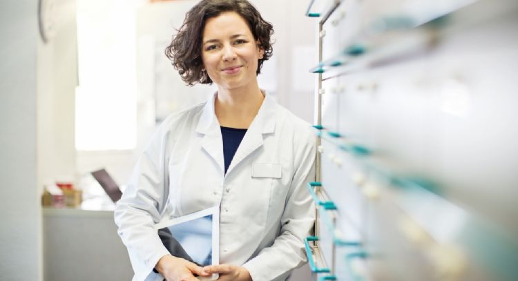 Cuál es la reconocida cadena de farmacias colombiana en la que puedes ganar más de 4 millones de pes