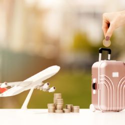 Economista español revela la mejor manera de financiar tus vacaciones sin gastar de más
