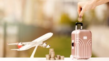 Economista español revela la mejor manera de financiar tus vacaciones sin gastar de más