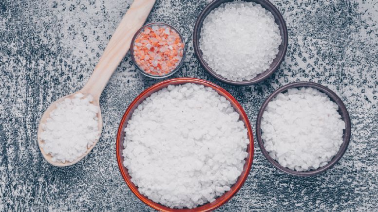 Por qué la sal fina sala más que la sal gruesa