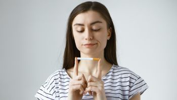 4 trucos para quitar el olor a cigarrillo de la ropa