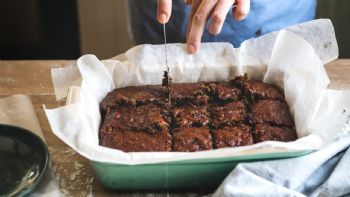 Cómo hacer un brownie en casa: sin azúcar ni harina