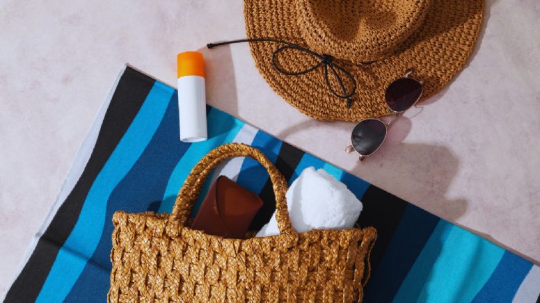 Productos de belleza que no pueden faltar en tu bolso playero