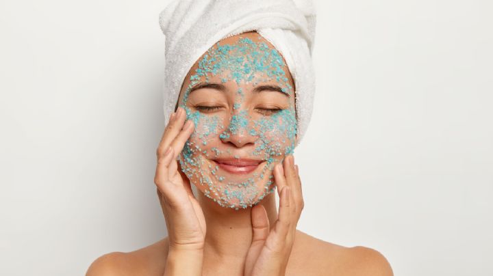 Paso a paso para hacer una mascarilla facial contra las manchas oscuras