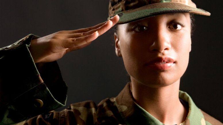 Qué carreras militares pueden estudiar las mujeres en Colombia