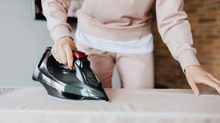 Cómo limpiar la plancha para que no se pegue la ropa