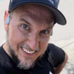 A qué se dedica el hijo mayor del actor Andrés Parra