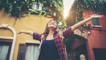 Cuánto dinero necesita una familia colombiana de 4 personas para vivir en Bogotá