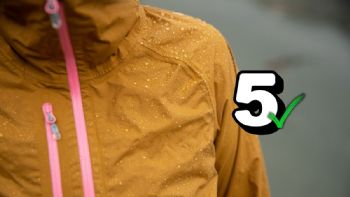 Las 5 mejores chaquetas impermeables económicas para comprar en 2026