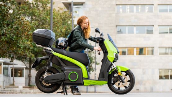 Estos son los 4 documentos que necesitas para conducir una moto eléctrica en Colombia